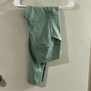Avalanche Outdoor Supply Sage Green High Rise Pocket Leggings Athletic Yoga
